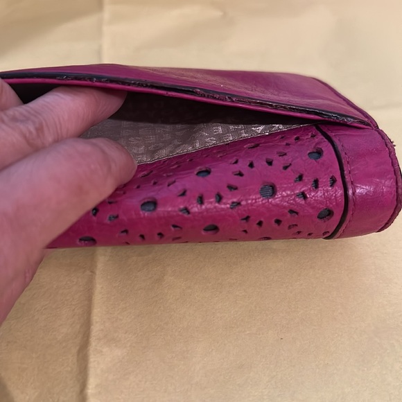 Kate Spade Kari Berry Laser Cut Perry Lane Leather Wristlet convertible Wallet - Picture 9 of 10